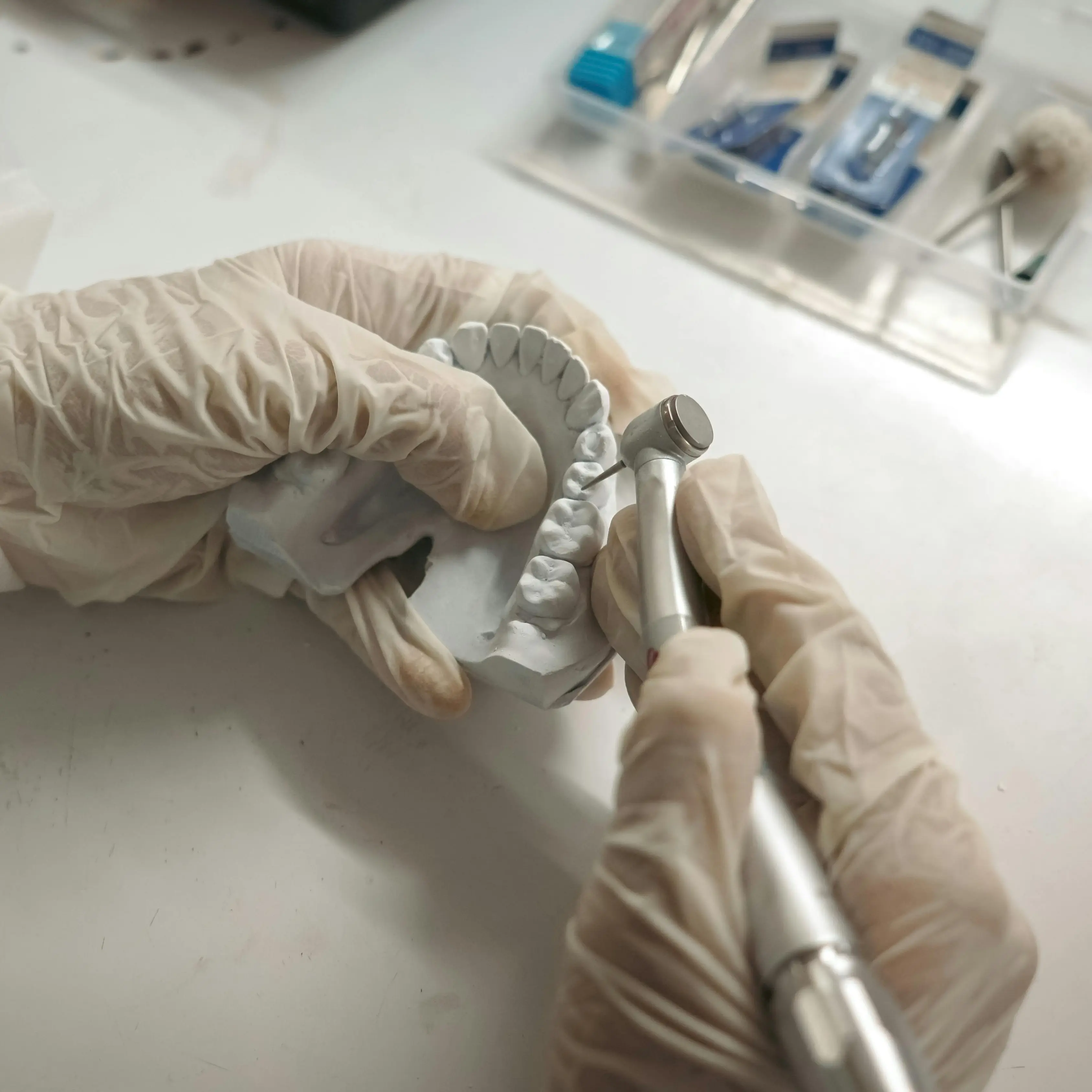 Klinik Verimliliğinizi Artıracak Dental Başlık Seçimi: Air-Rotor, Angldruva ve Piyasemen Kılavuzu